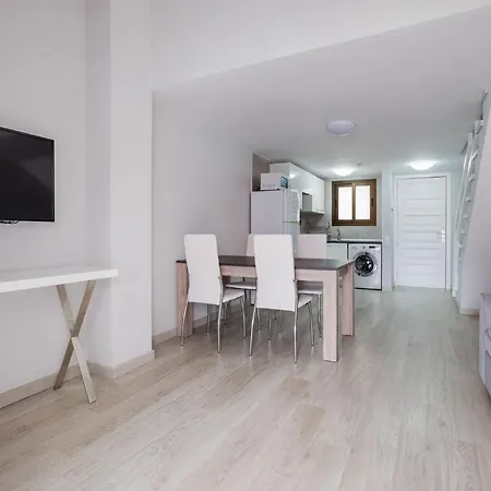 Parque Santiago Ii, Americas